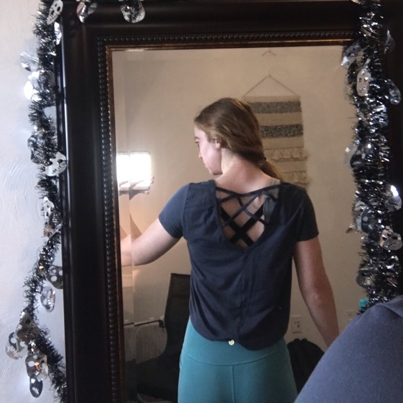 Marika Workout Crop Top - Picture 3 of 6